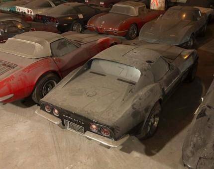En yenisi 1989 model olan Corvette’ler çalışır hale getirildikten sonra açık artırma ile satışa çıkarılacak. Araçların değerinin 250 bin dolar ile 1 milyon dolar arasında değiştiği belirtiliyor.

OKU & YORUMLA & PAYLAŞ =>> http://www.habertempo.com.tr/buda-ahmaklik-koleksiyonu-60-yillik-araclar-bir-depoda-unutulmus-p4-aid,1746.html#galeri