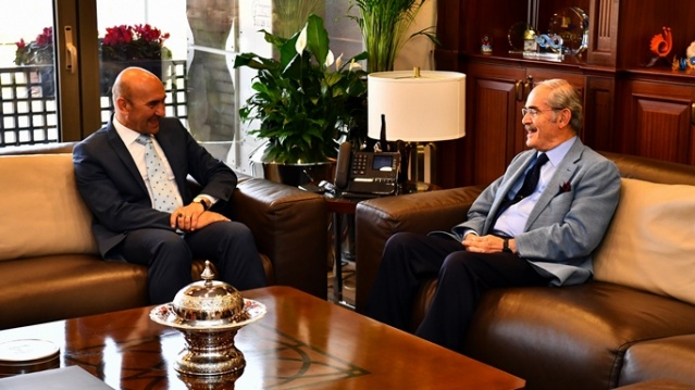 Büyükerşen'den Başkan Tunç Soyer'e tebrik ziyareti