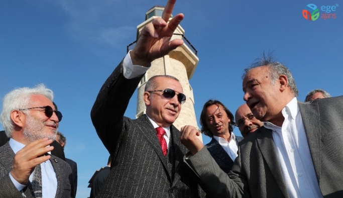 Cumhurbaşkanı Erdoğan, Demokrasi ve Özgürlükler adasında incelemelerde bulundu