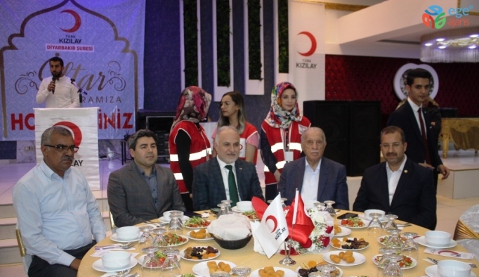 Kızılay’dan Diyarbakır Fethi Programı