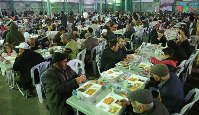 Odunpazarı’nın iftar programında 3 bin kişi oruç açtı