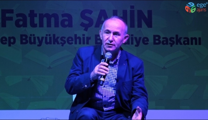 Tarihçi Yazar Prof. Dr. Ahmet Şimşirgil Gaziantep’te kitaplarını imzaladı