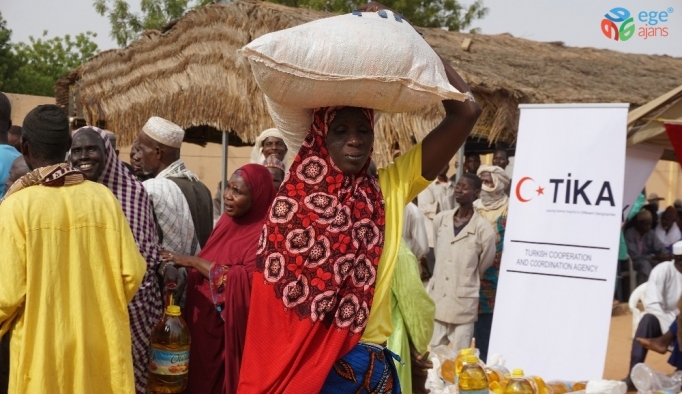 TİKA’dan Nijer’de bin aileye gıda yardımı