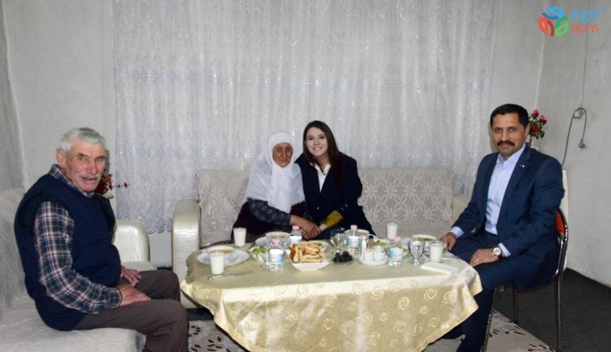 Vali Mustafa Masatlı ve eşi Karabağ ailesinin iftar sofrasına misafir oldu