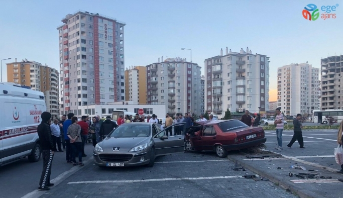 Yakut Mahallesi’nde trafik kazası: 3 yaralı