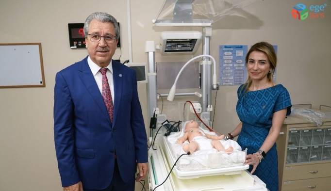 Ege’de, Türkiye’nin ilk ‘Neonatal Simülasyon Laboratuvarı’ açıldı