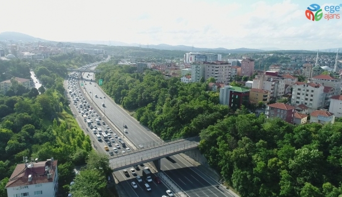FSM Köprüsü’nde bakım onarım çalışmaları nedeniyle oluşan trafik yoğunluğu havadan görüntülendi