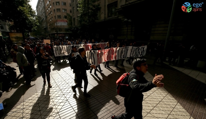 Şili’de öğretmenler süresi belirsiz grev başlattı