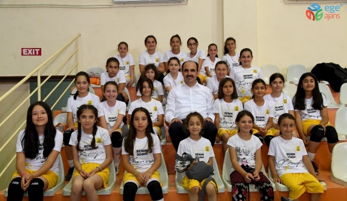 Başkan Altay, Yaz Spor Okulu öğrencileriyle buluştu