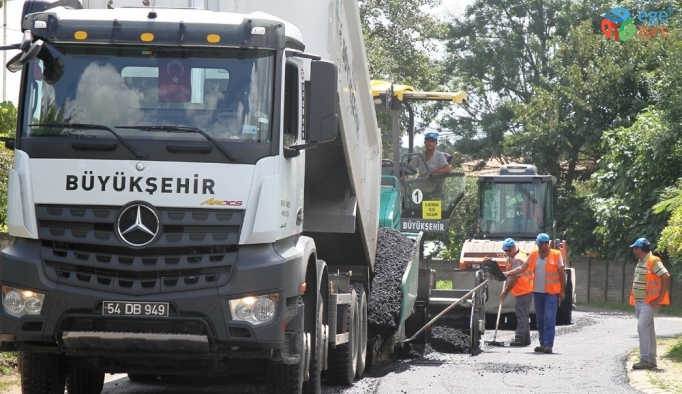 Büyükşehir Belediyesi, şehir genelinde asfalt yenileme çalışmalarına devam ediyor
