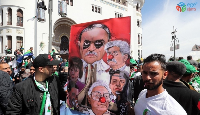 Cezayir’de yeni hükümet için ‘ordusuz’ diyalog önerisi
