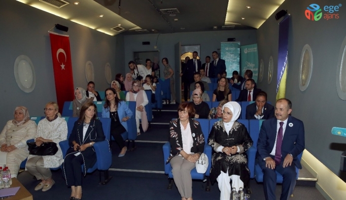 Emine Erdoğan’dan Yunus Emre Kültür Merkezine ziyaret
