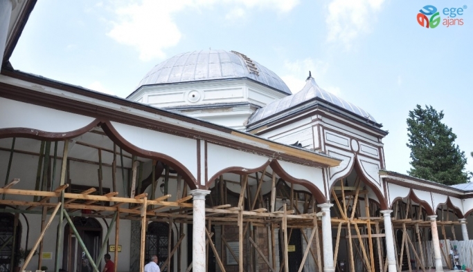 Emir Sultan’da bitmeyen restorasyon çilesi