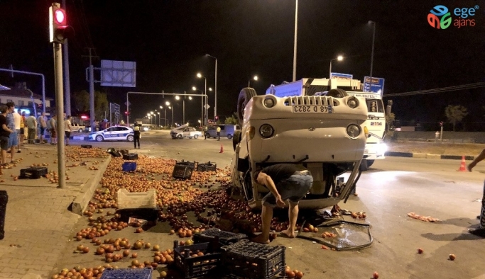 Fethiye’de kamyonet otomobil çarpıştı: 4 yaralı