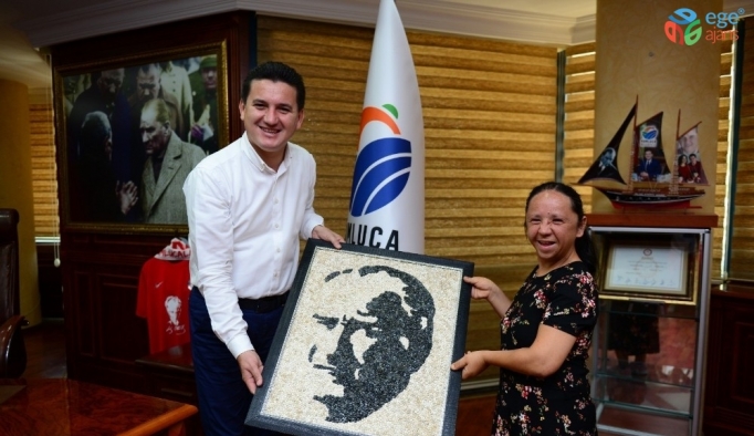 Özel öğrenci 4500 çakıl taşıyla Atatürk portresi yaptı