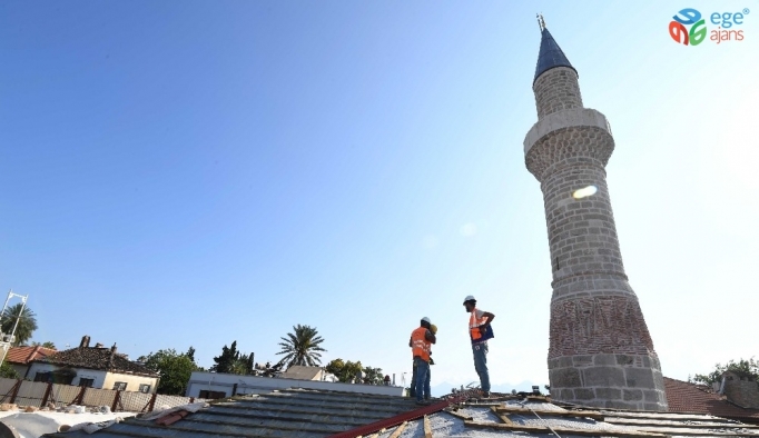 Vali Karaloğlu: "Şehzade Korkut Cami restorasyonu bilimin ışığında yapılıyor"
