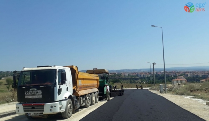 Yeni yerleşim yerlerinde asfalt çalışmaları sürüyor