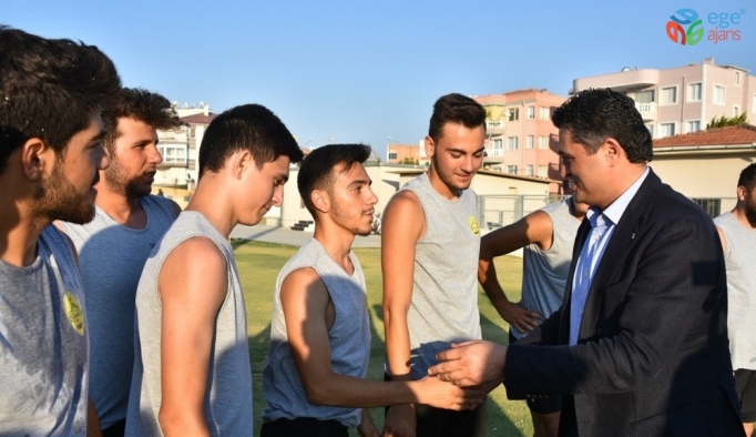 Aliağaspor FK antrenmanına sürpriz ziyaret
