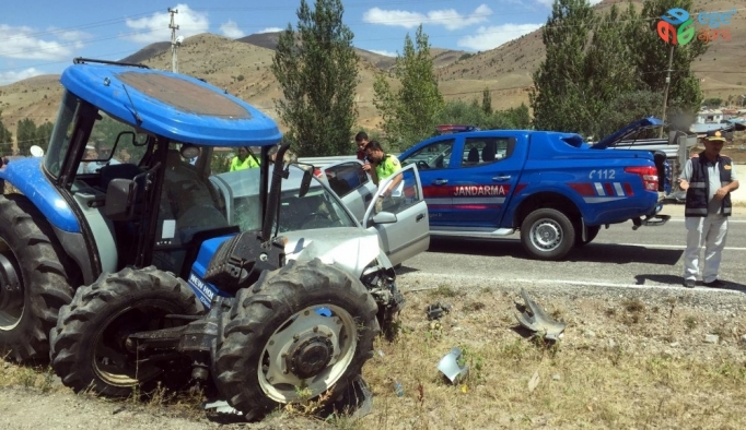 Gümüşhane’de iki ayrı trafik kazasında 5 kişi yaralandı