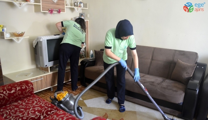 İhtiyaç sahibi vatandaşların evlerinde bayram temizliği, bakım ve onarım çalışması