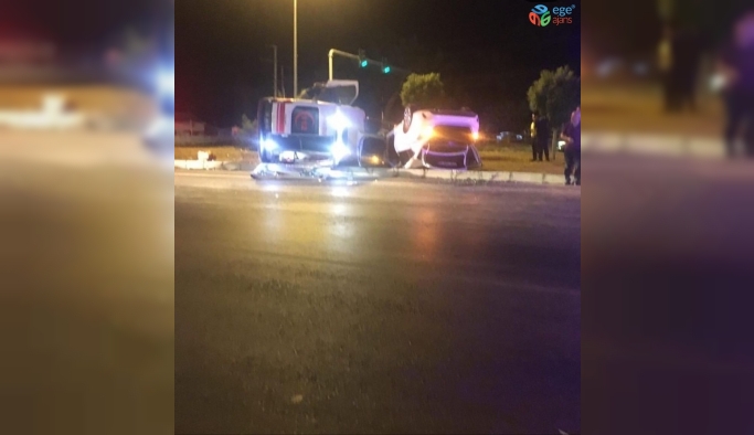 Otomobil ile ambulans çarpıştı: 7 yaralı