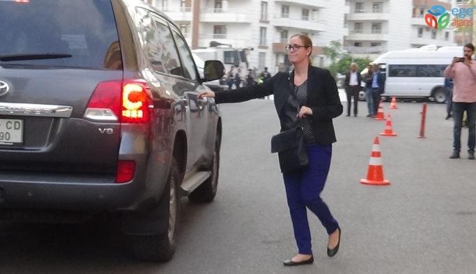 Kanada Ankara Büyükelçiliği 2’nci katibi HDP’yi ziyaret etti, aileleri görmezden geldi