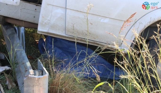 13 yaşındaki çocuk çilek tezgahını açarken kamyonetin altında kaldı