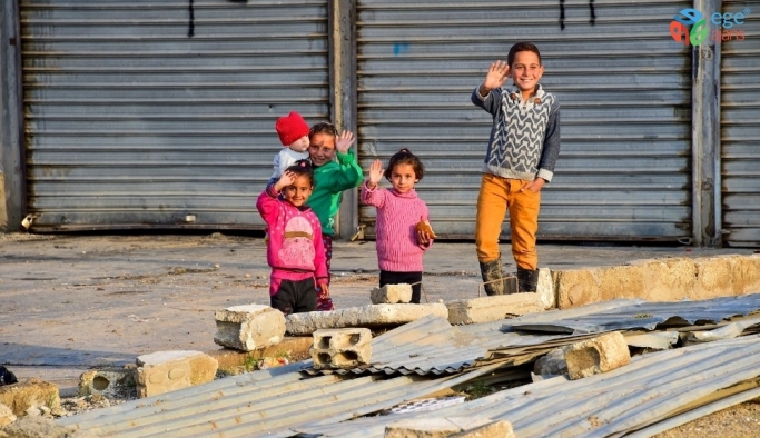 Barış Pınarı Harekat bölgesinde çocuklara oyuncak dağıtıldı