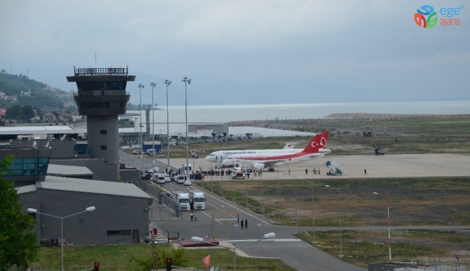 Denizin üstündeki havalimanı 4 milyondan fazla yolcuya hizmet verdi