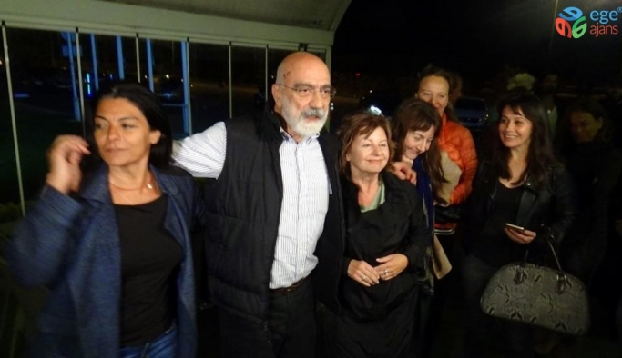 Gazeteci Ahmet Altan Silivri Cezaevi’nden tahliye edildi