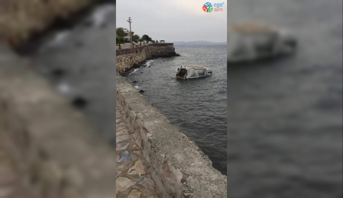 İzmir’de çöp kamyonu denize uçtu: 1 yaralı