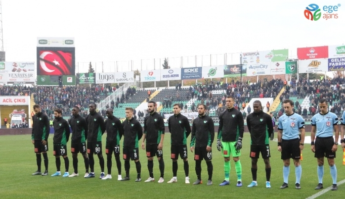Süper Lig: Denizlispor: 0 - Medipol Başakşehir: 0 (İlk yarı)