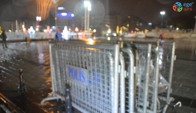 Yılbaşı öncesi Taksim Meydanı’na polis bariyerleri getirildi