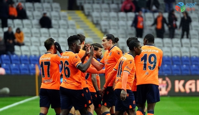 Süper Lig: Medipol Başakşehir: 4 - Yeni Malatyaspor: 0 (İlk yarı)