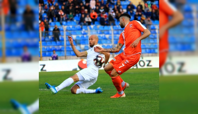 TFF 1. Lig: Adanaspor: 0 - Akhisaspor: 0 (İlk yarı sonucu)