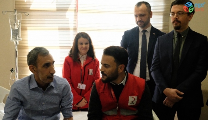 (Özel) Bombalı saldırıda çenesini kaybeden adama Türk hekimleri umut oldu
