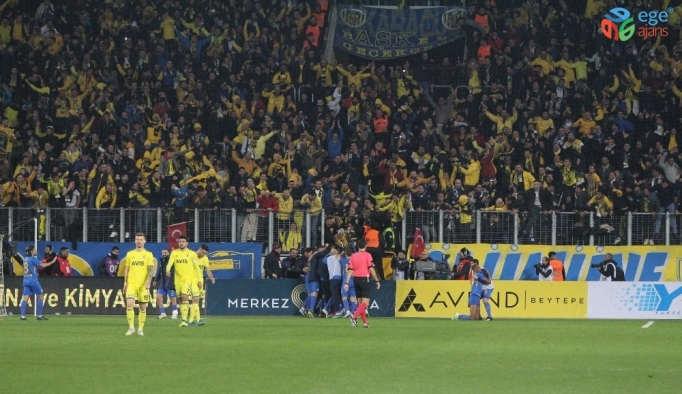 Süper Lig: MKE Ankaragücü: 2 - Fenerbahçe: 1 (Maç sonucu)
