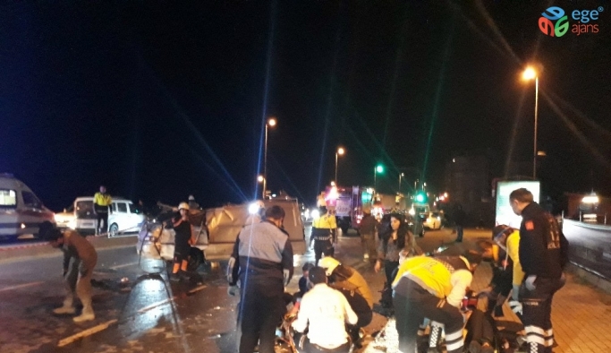 Fatih’te virajı alamayan minibüs otomobile çarptı: 1 ölü, 3 yaralı