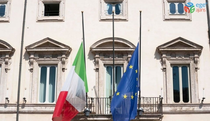 İtalya, korona virüs nedeni ile hayatını kaybeden vatandaşları için yas tuttu
