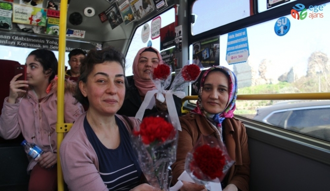 (ÖZEL) İstanbul’da bugün bu minibüste kadınlara ulaşım ücretsiz
