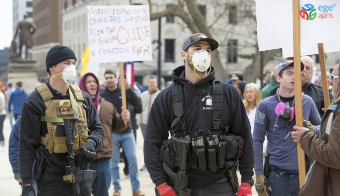 ABD’nin Michigan eyaletinde valinin Covid-19 önlemleri protesto edildi