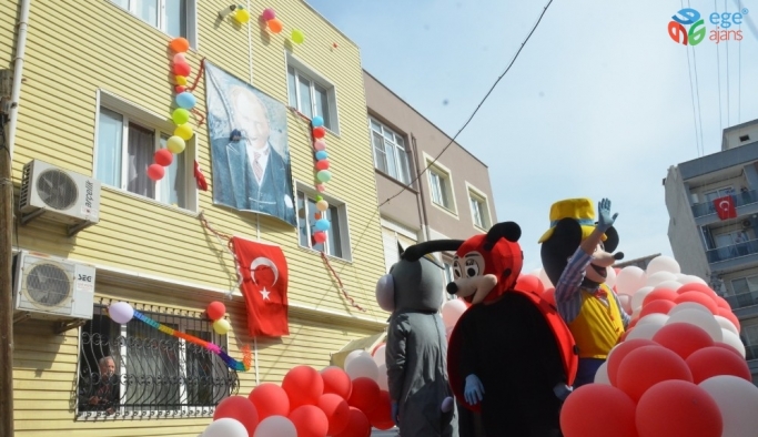 Akhisar Belediyesi, 100. yıl coşkusunu sokaklara taşıdı