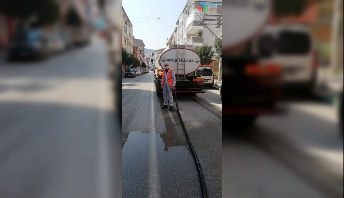 Bursa’da boş caddelerde büyük temizlik