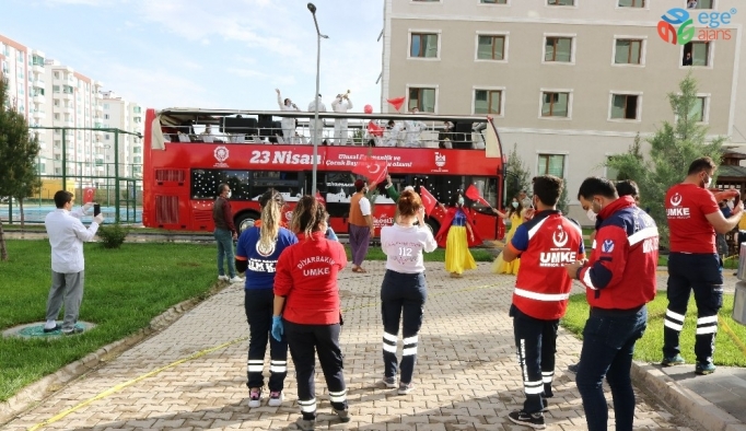 Diyarbakır Büyükşehir Belediyesi korosundan sağlıkçılara destek konseri