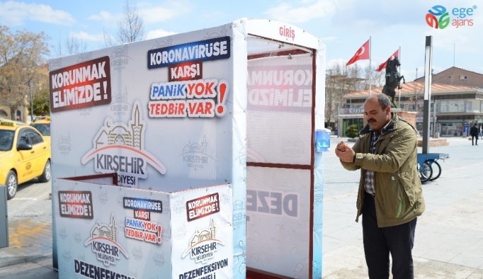 Kırşehir’de, belediye şehirde 3 noktaya dezenfekte istasyonu kurdu