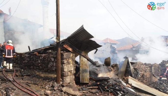Kızılcahamam’da yangın: 7 ev kül oldu