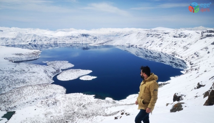 (Özel) Nemrut Dağı ve Krater Göllerinin muhteşem kar manzarası hayran bırakıyor