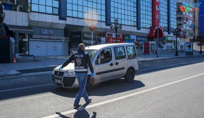 Sokağa çıkma kısıtlamasının ikinci gününde Ankara sokakları boş kaldı