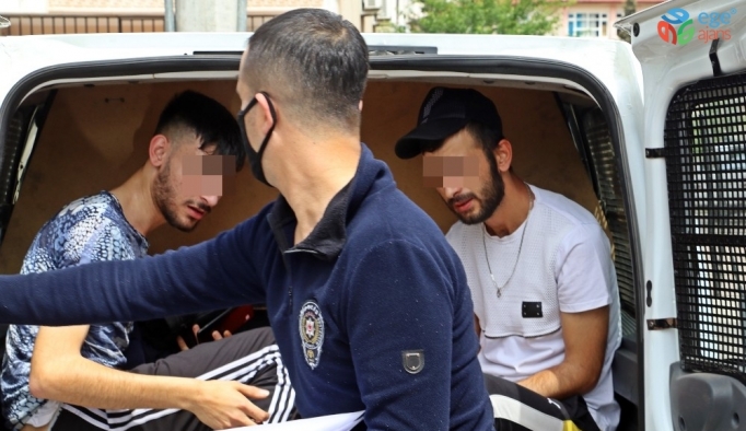 Türk bayraklı arabayla sokağa çıkıp, polisi peşinden sürükleyen gençlere ceza yağdı