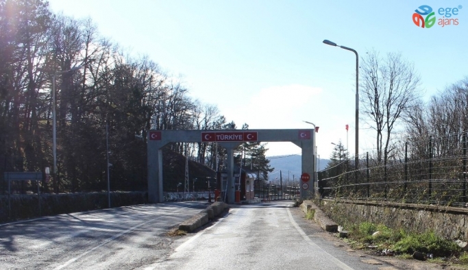 Dereköy Sınır Kapısı yolcu geçine açıldı